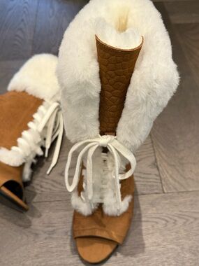 Jennifer Le Suede Embossed booties
